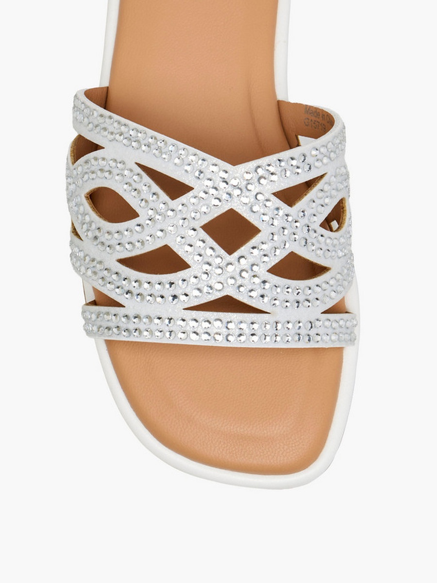 Embellished Flat Sandals 