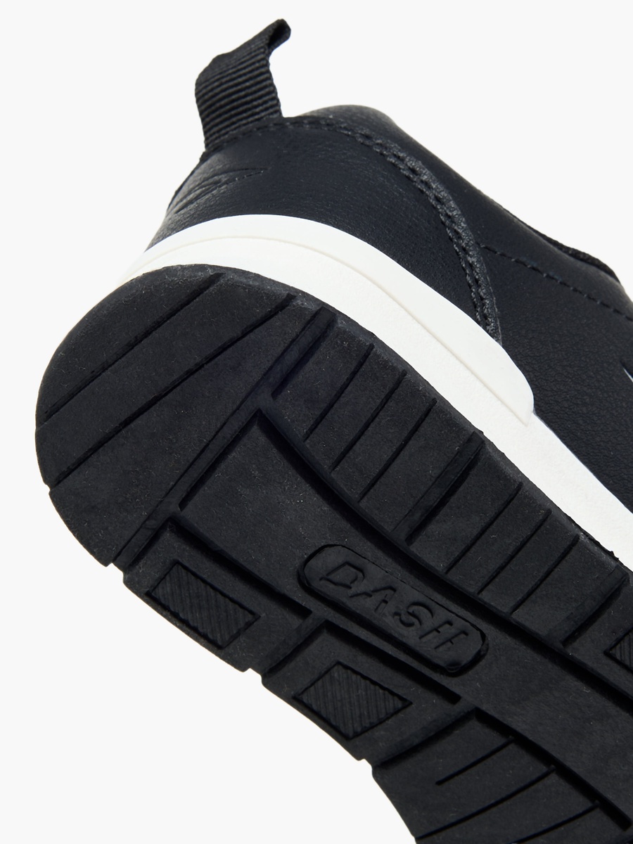 Hook and Loop Sports Shoes