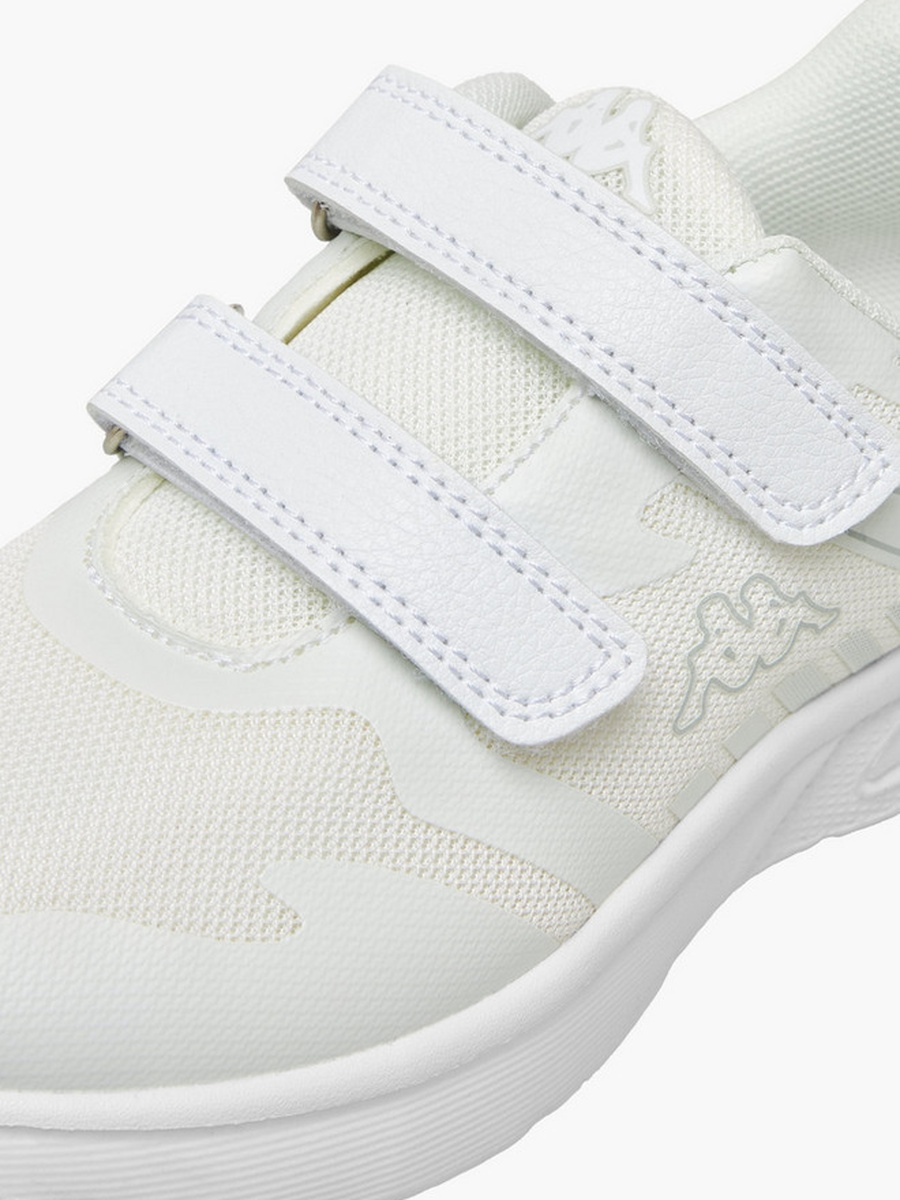 Sports Shoes with Hook and Loop Closure