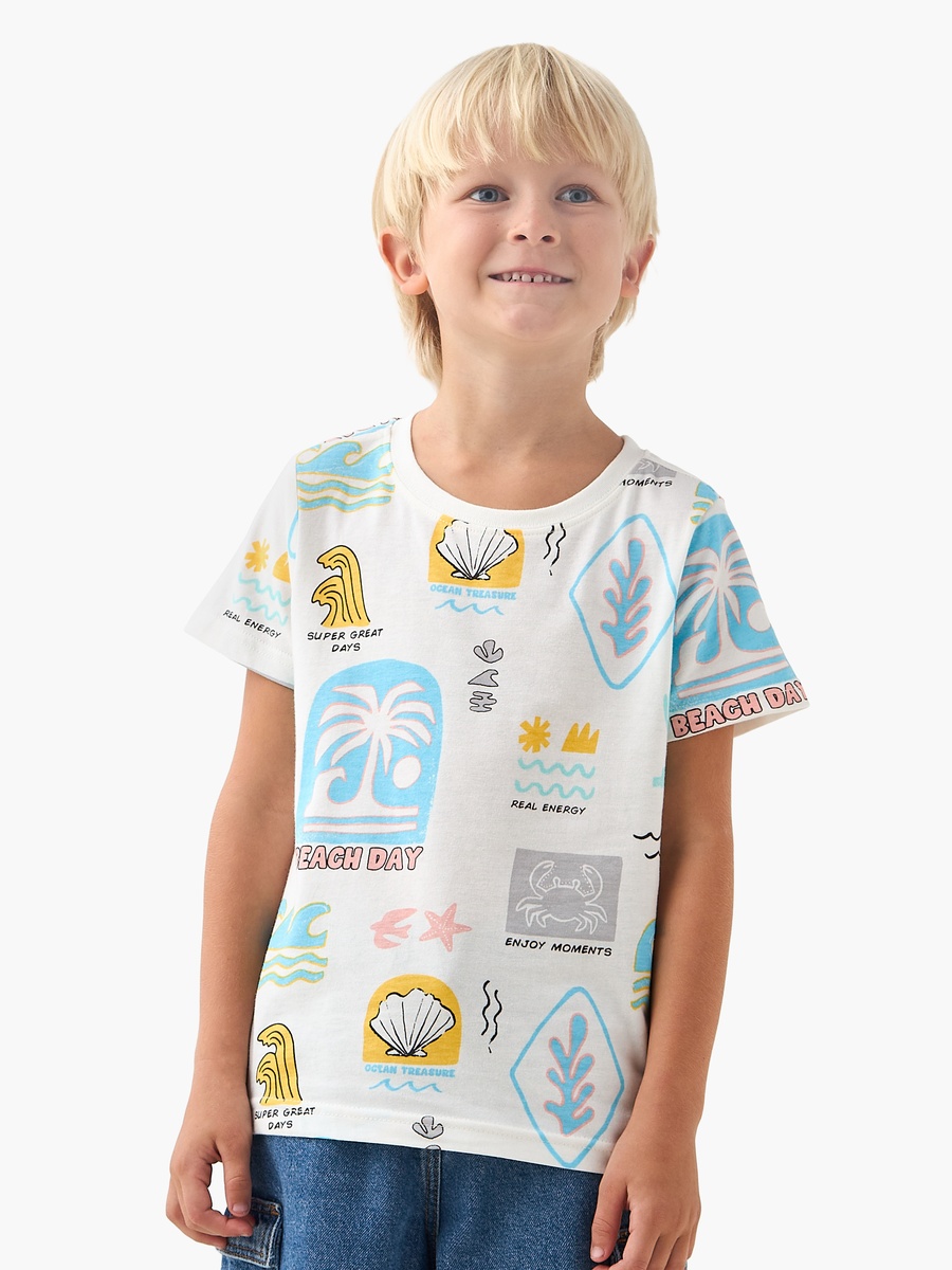 Round Neck Short Sleeves T-Shirt with Graphic Print
