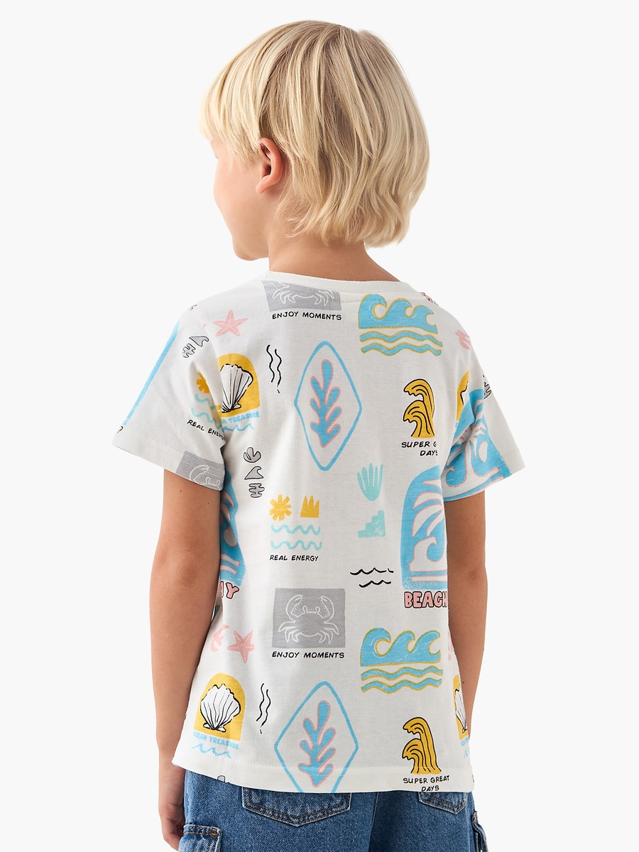 Round Neck Short Sleeves T-Shirt with Graphic Print