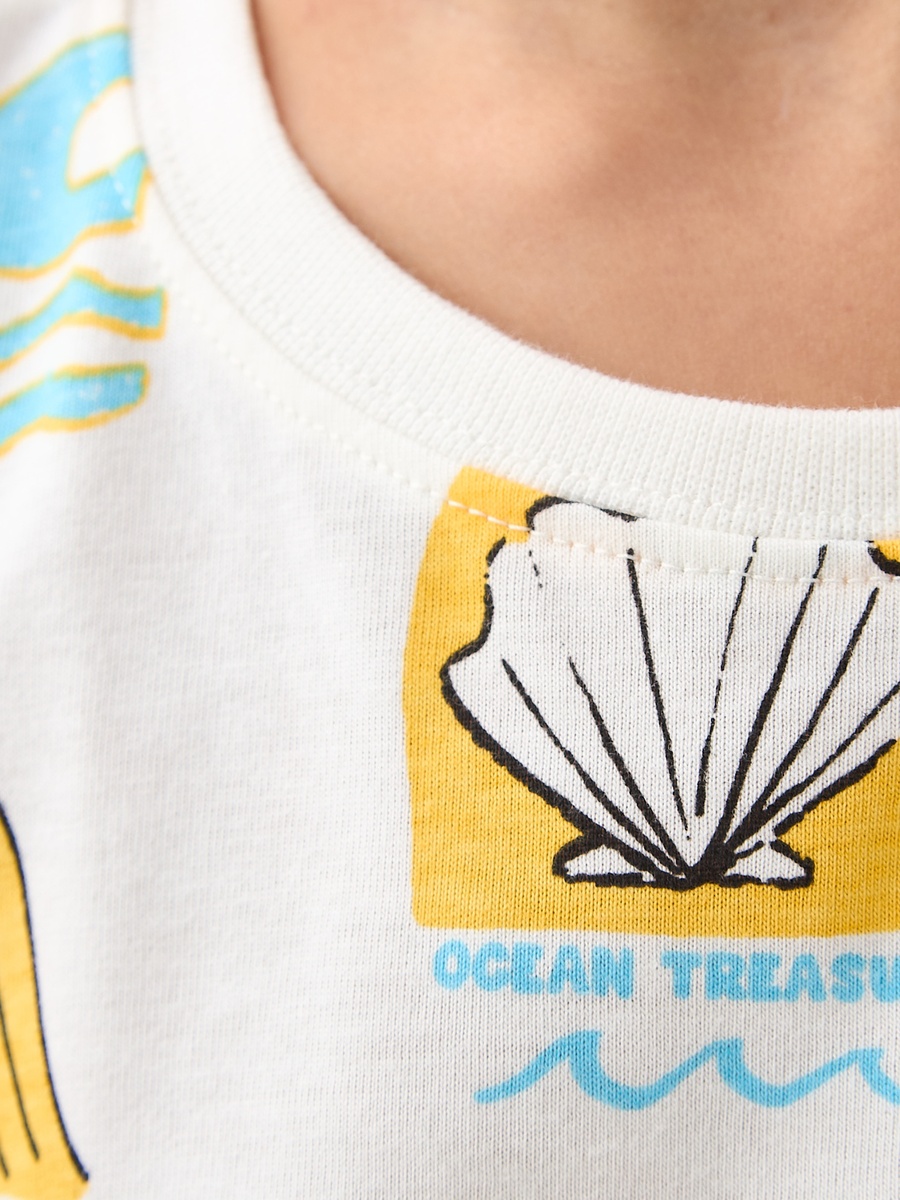 Round Neck Short Sleeves T-Shirt with Graphic Print