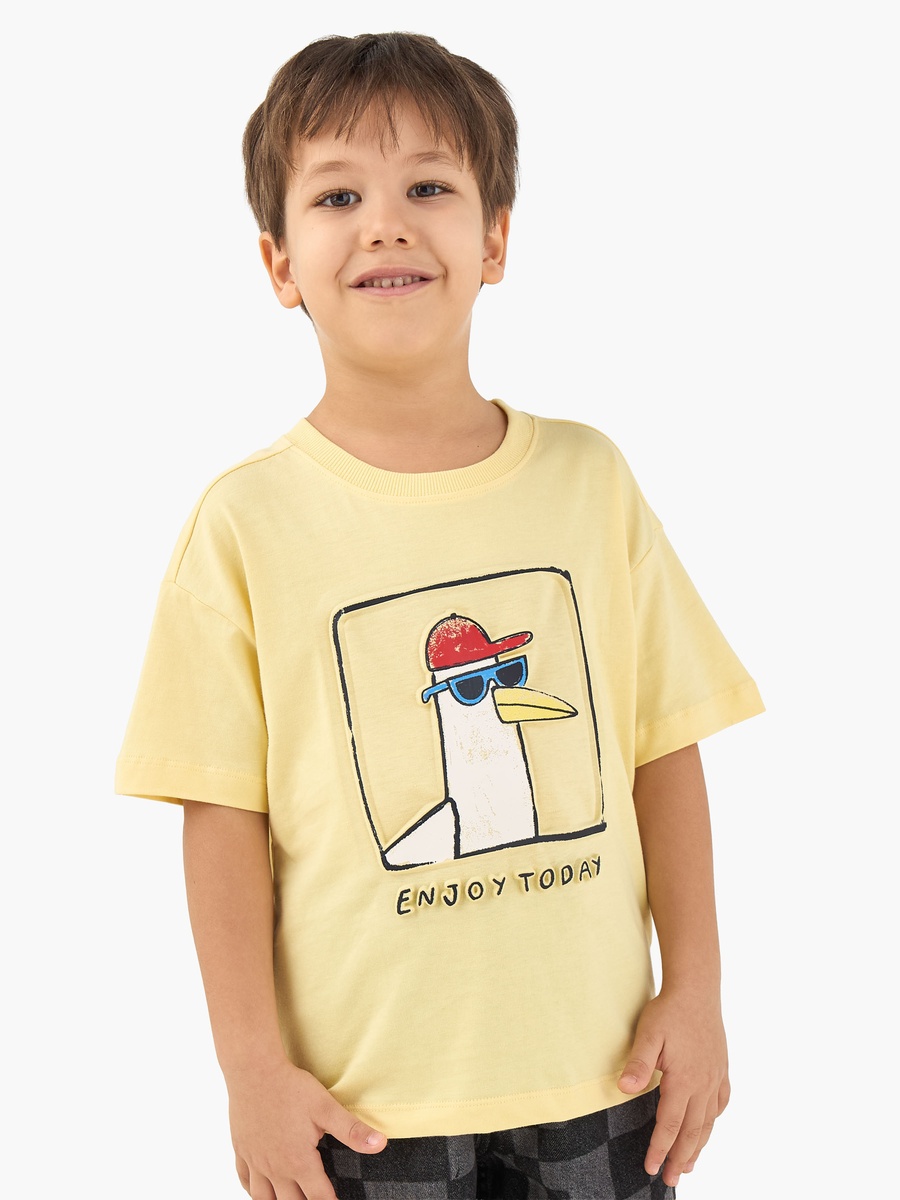 Crew Neck Short Sleeves T-Shirt with Duck Embossed Design