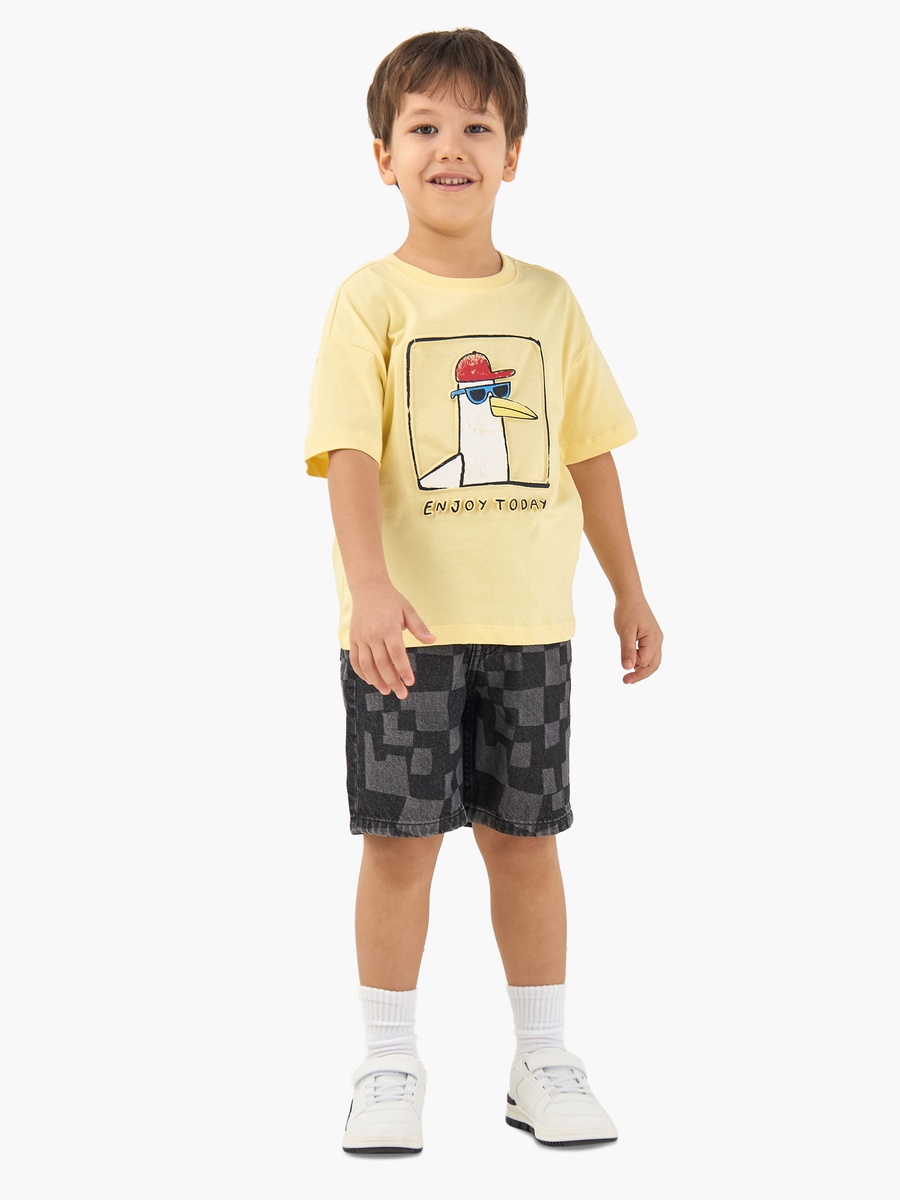 Crew Neck Short Sleeves T-Shirt with Duck Embossed Design