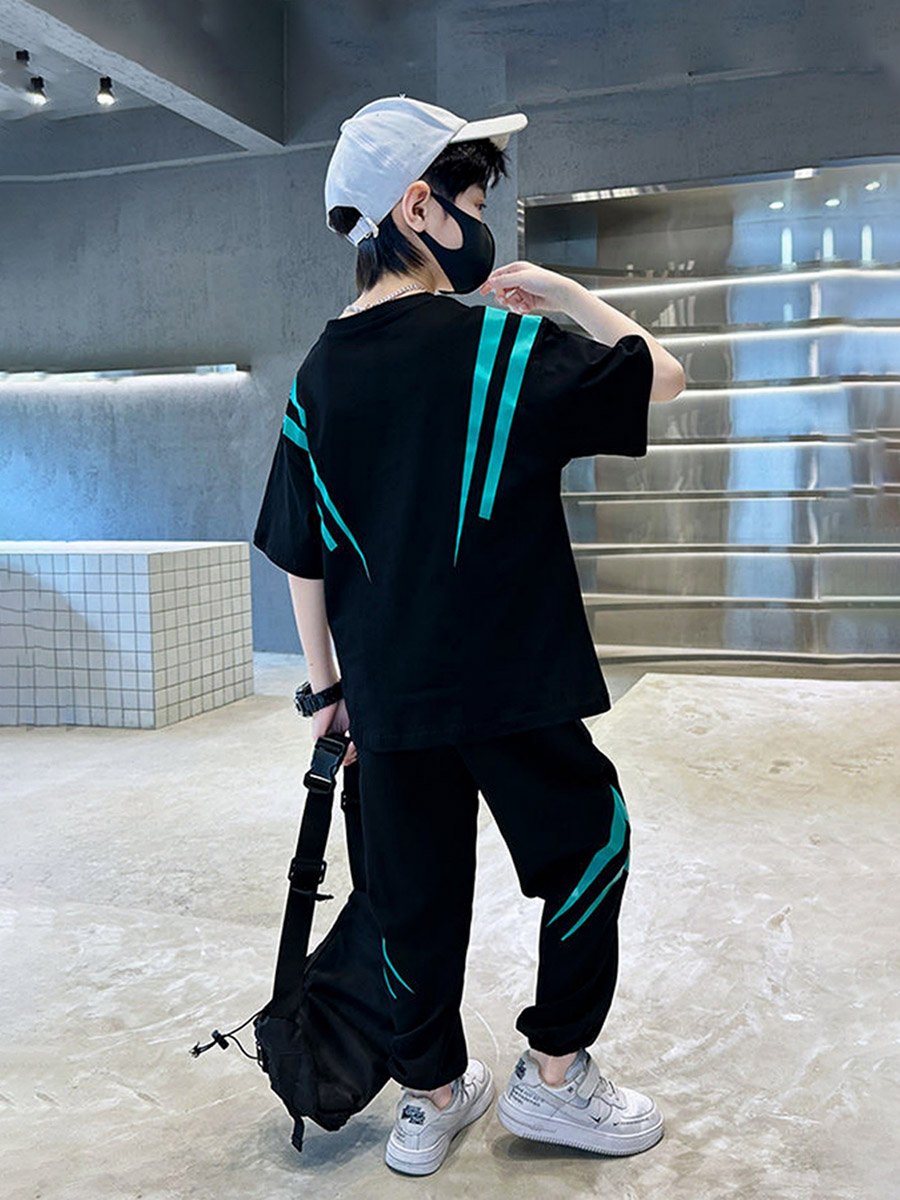 Boys Black Graphic Print T-Shirt and Pants Set