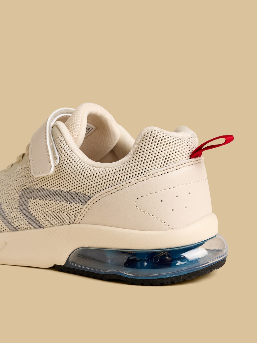 Textured Flyknit Sports Shoes with Hook and Loop Closure