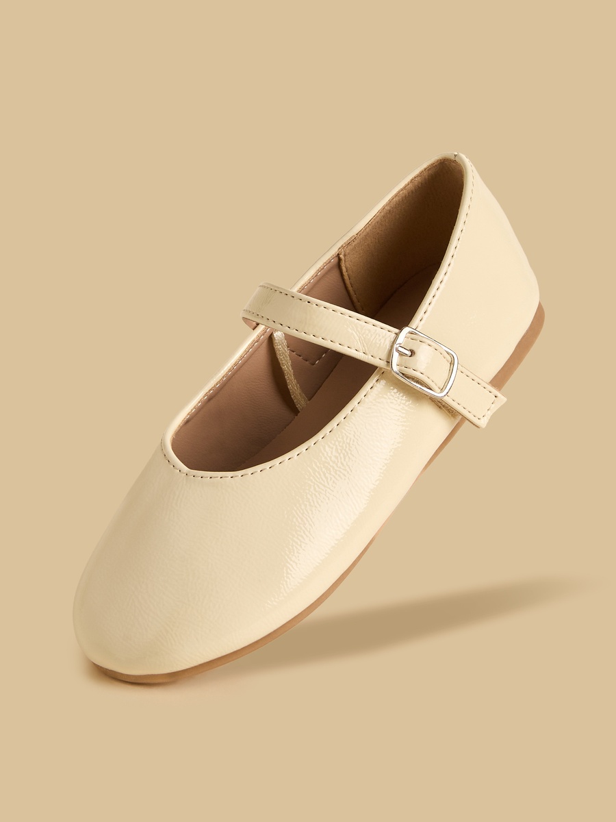Mary Jane Shoes with Buckle Closure