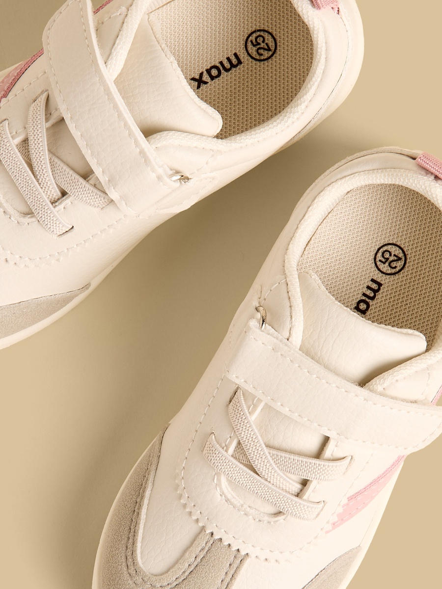 Panelled Sports Shoes with Hook and Loop Closure