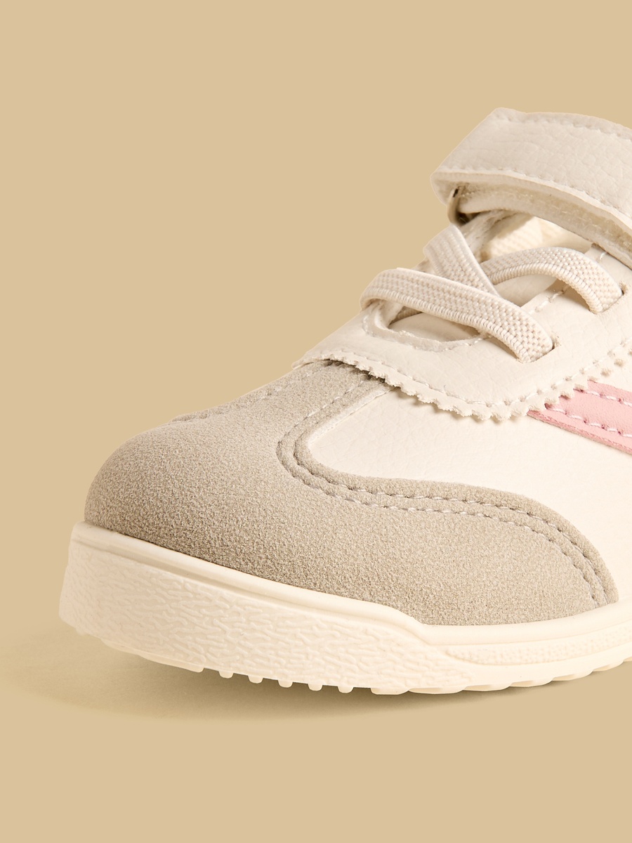 Panelled Sports Shoes with Hook and Loop Closure