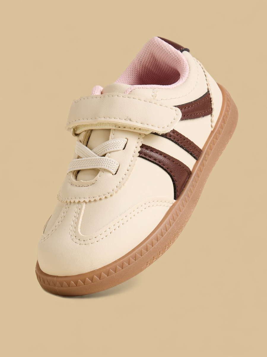 Panelled Sports Shoes with Hook and Loop Closure