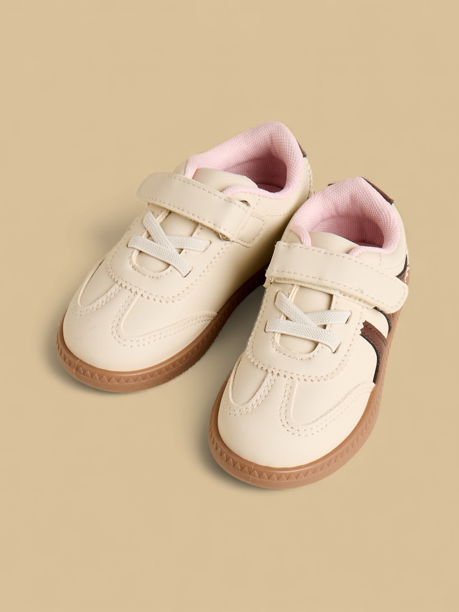 Panelled Sports Shoes with Hook and Loop Closure