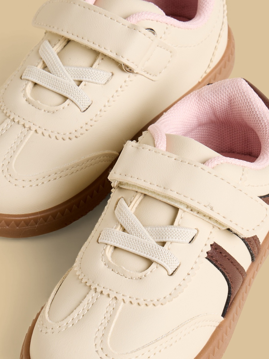 Panelled Sports Shoes with Hook and Loop Closure