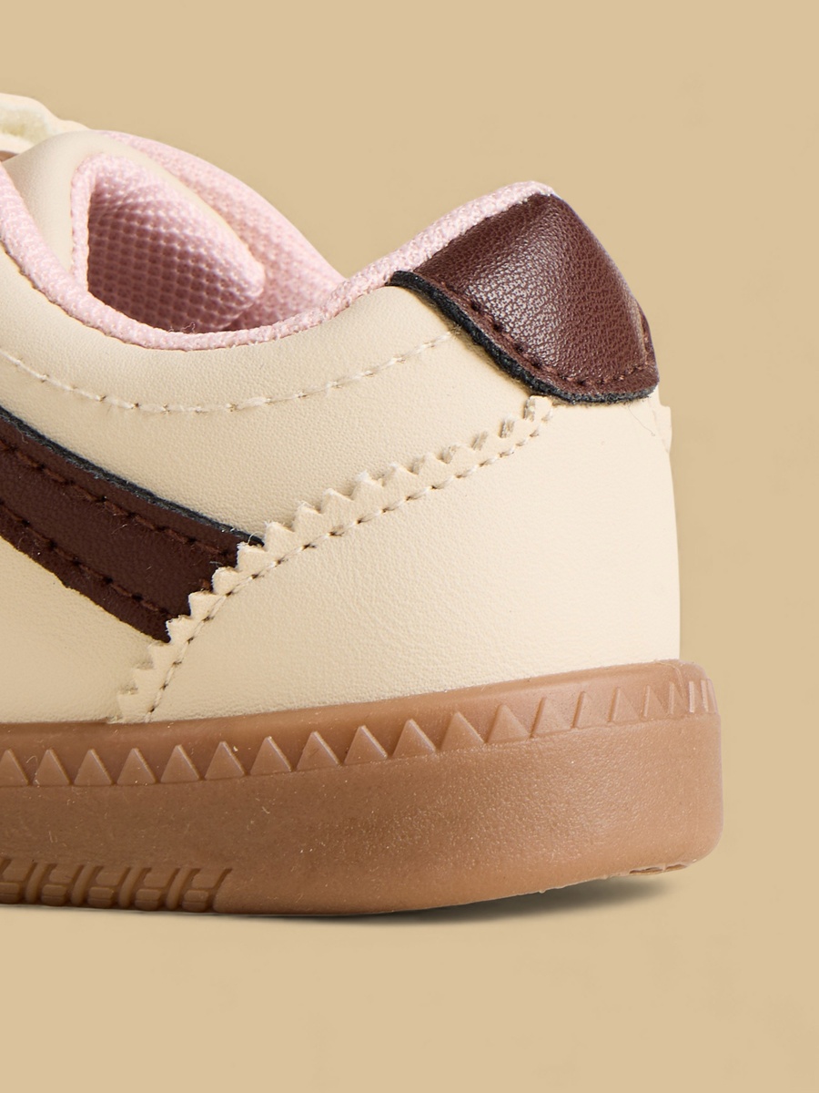 Panelled Sports Shoes with Hook and Loop Closure