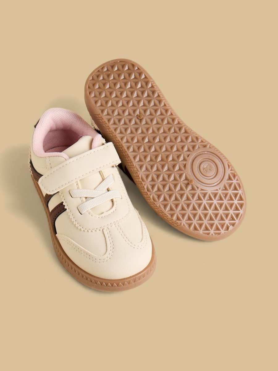 Panelled Sports Shoes with Hook and Loop Closure