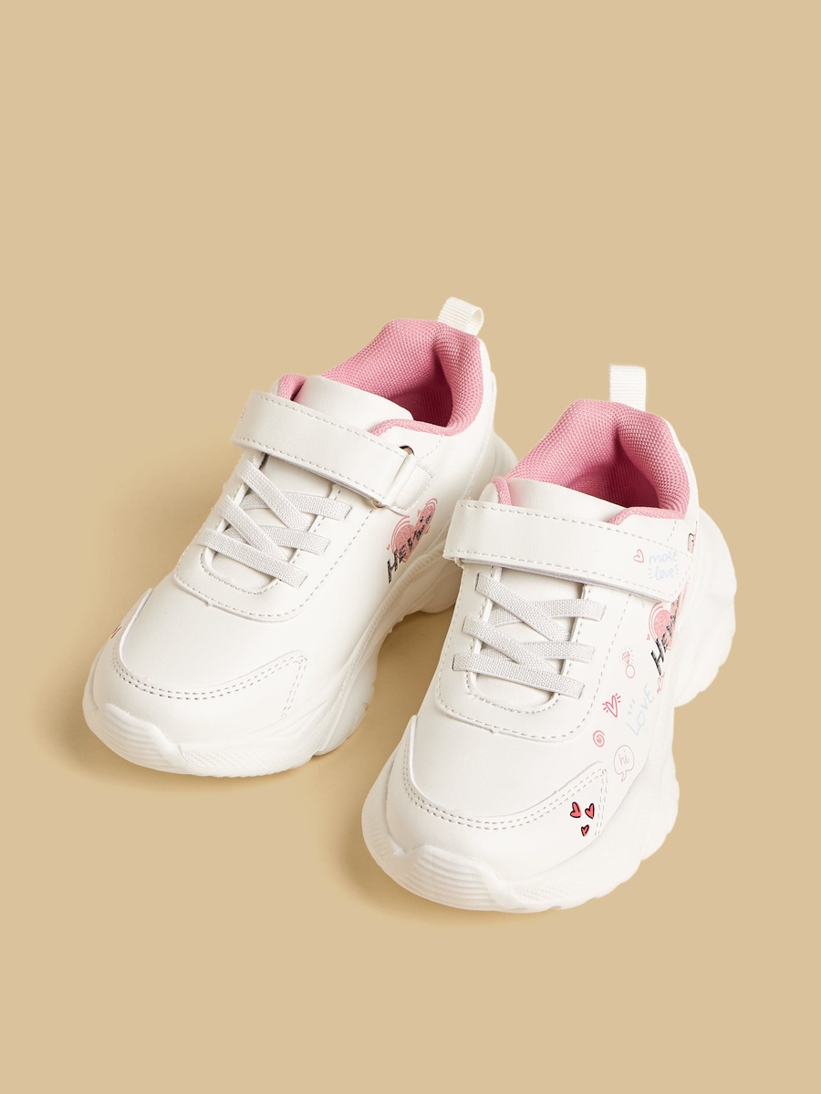 Graphitti Sports Shoes with Hook and Loop Closure