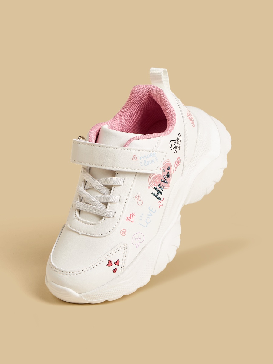 Graphitti Sports Shoes with Hook and Loop Closure