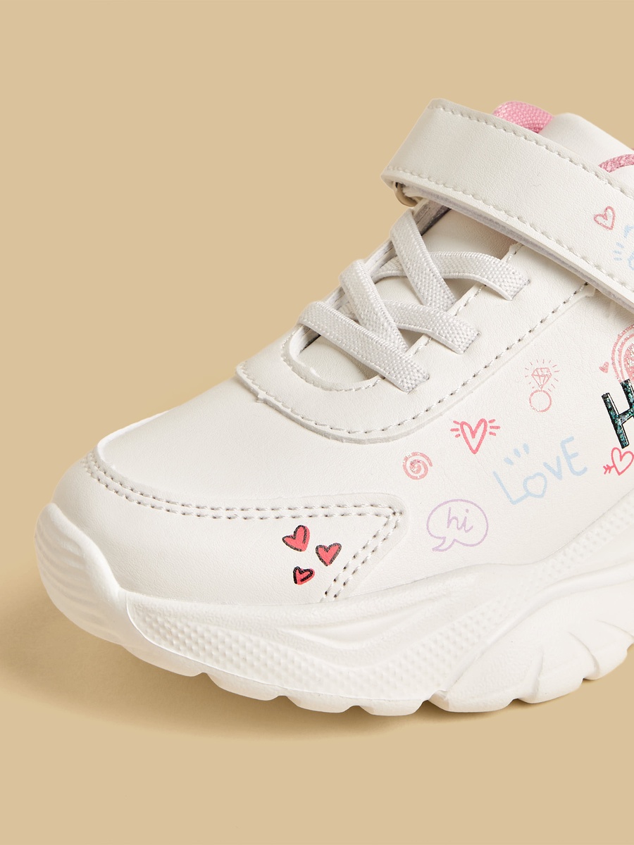 Graphitti Sports Shoes with Hook and Loop Closure