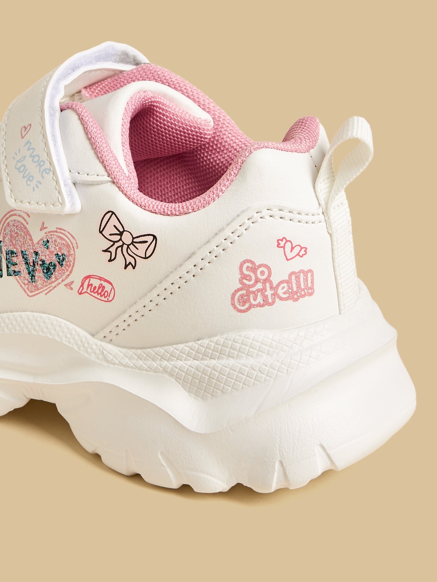 Graphitti Sports Shoes with Hook and Loop Closure
