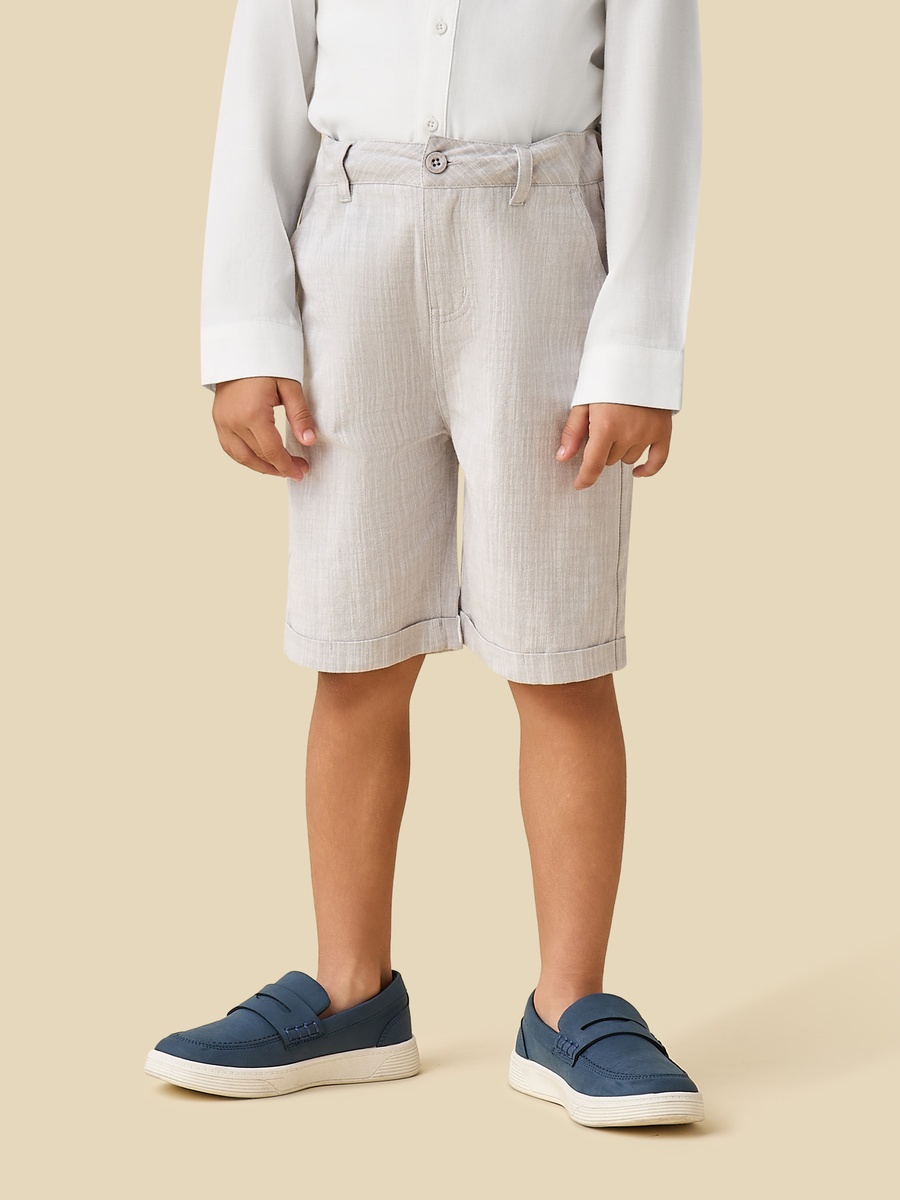 Collared Long Sleeves Shirt and Shorts with Waistcoat and Bow Tie