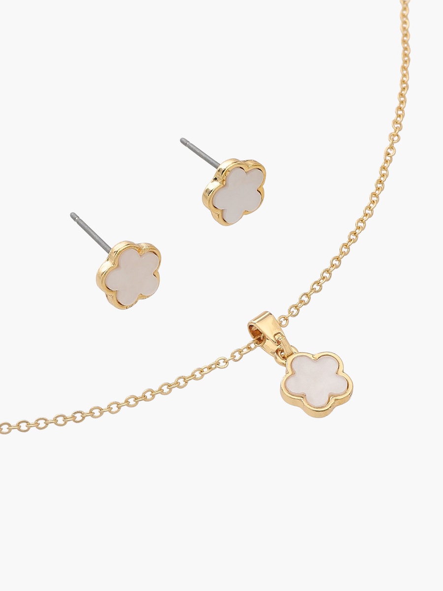 Pendant Necklace and Earrings Set with Floral Shape