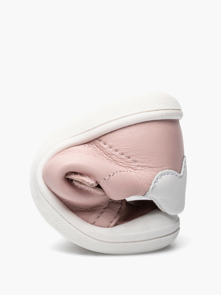Sneakers with Hook and Loop Closure