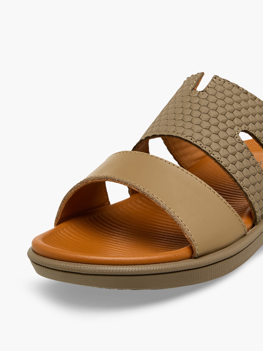 Slip-On Leather Arabic Sandals