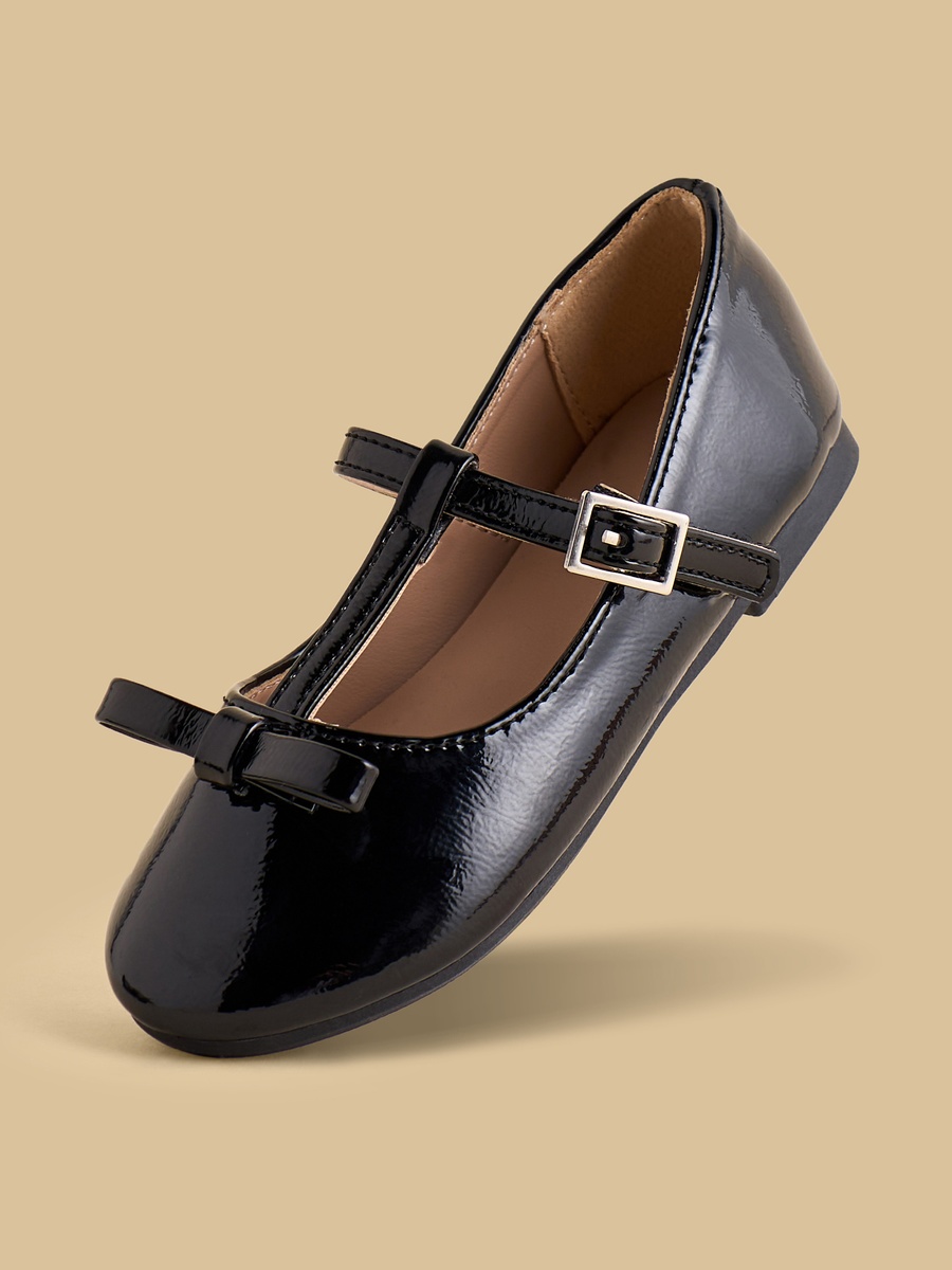 حذاء ماري جين مزين بفيونكة