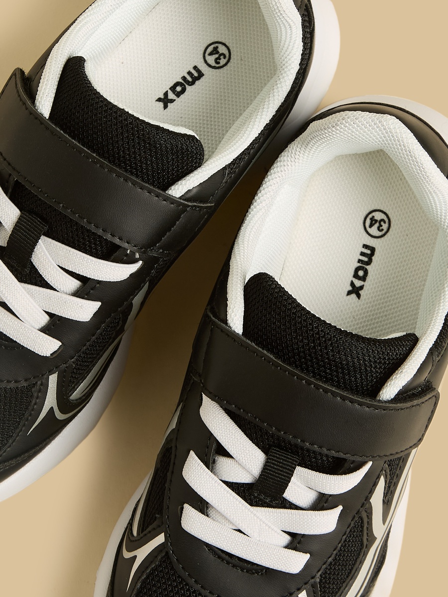Mesh Panelled Sports Shoes with Hook and Loop Closure