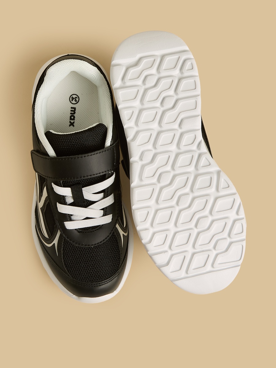 Mesh Panelled Sports Shoes with Hook and Loop Closure