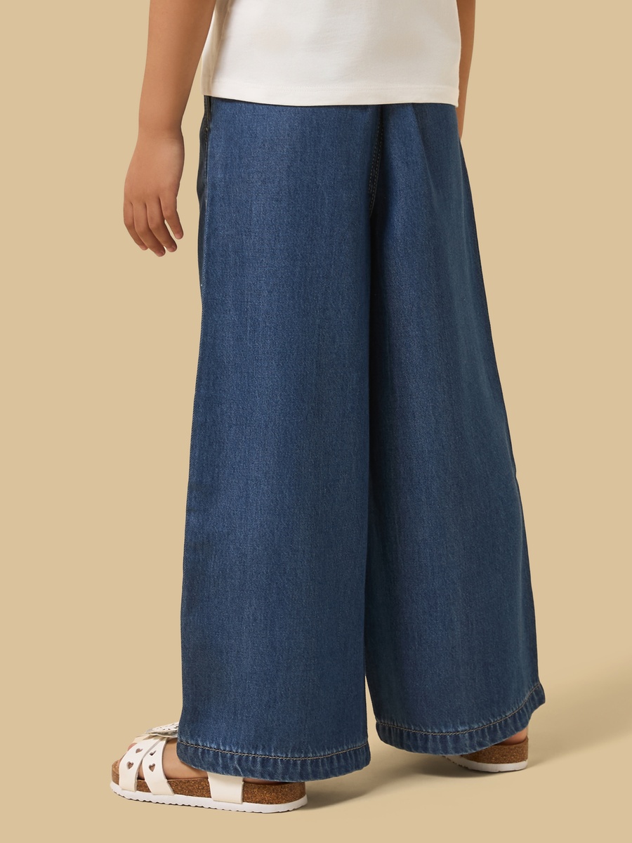 Wide Leg Comfort Jeans