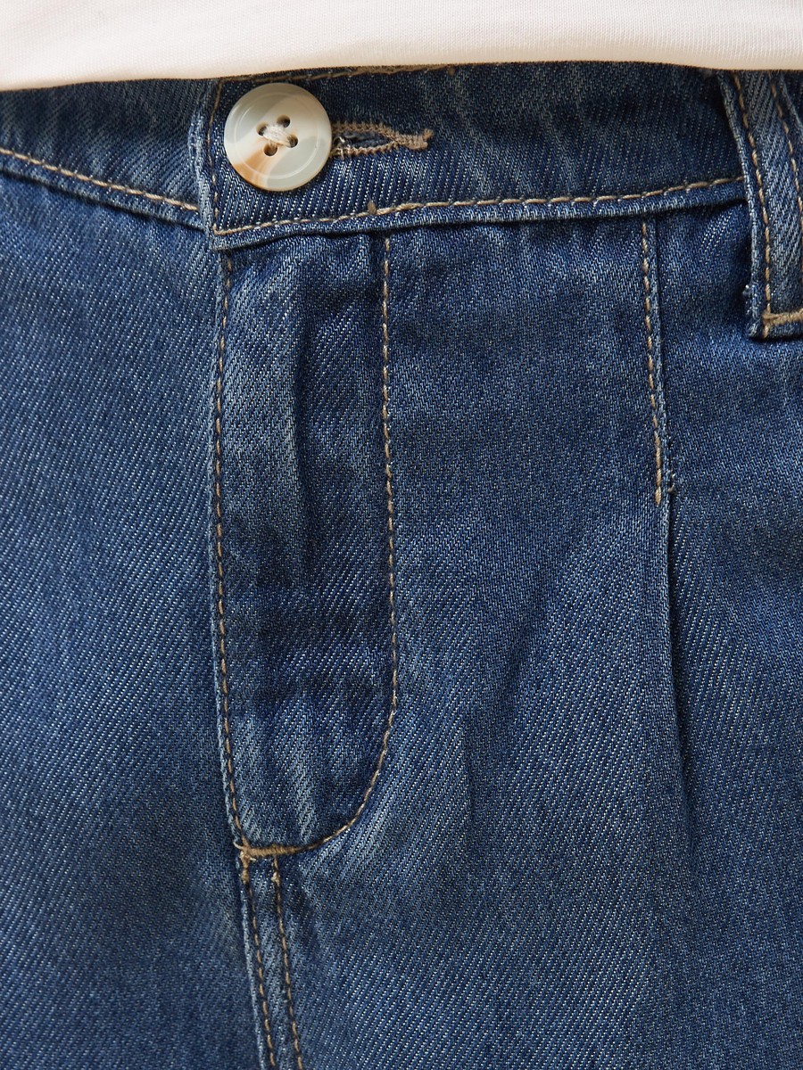 Wide Leg Comfort Jeans