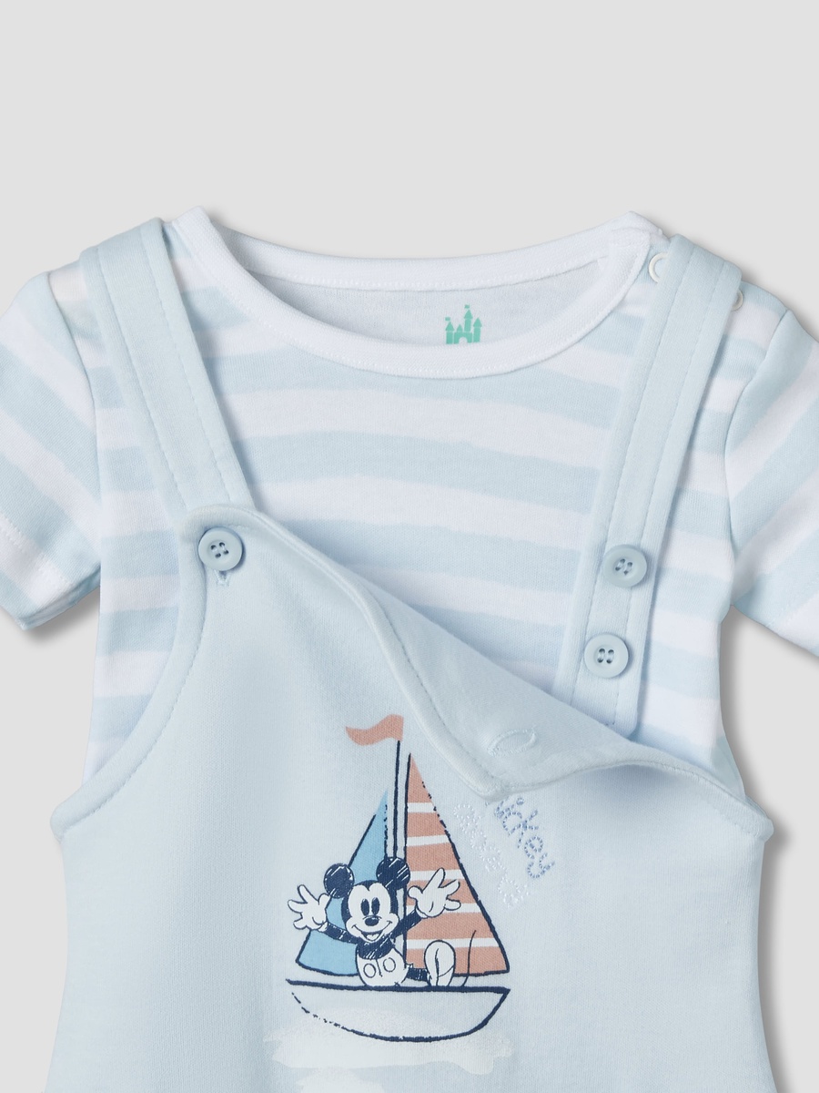 Round Neck Short Sleeve T-Shirt and Dungaree Set with Button Closure