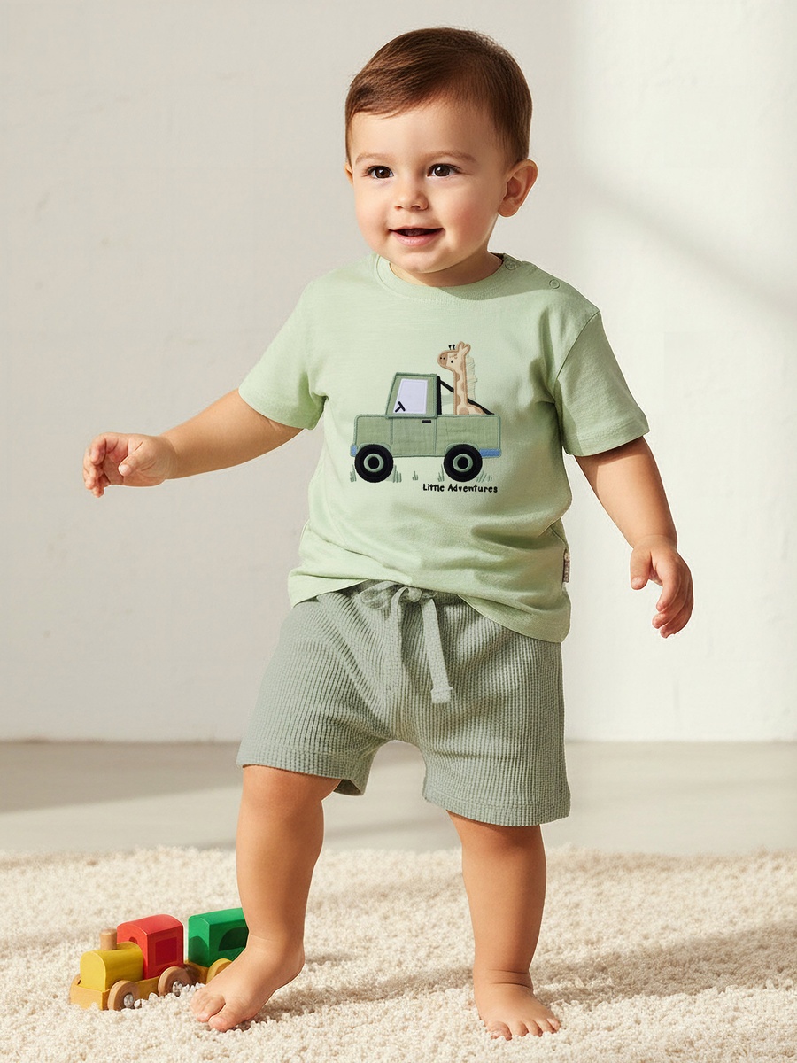Crew Neck Short Sleeves T-Shirt and Shorts Set with Safari Embroidery