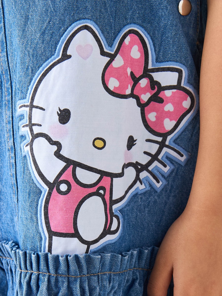 Crew Neck Short Sleeve T-Shirt and Pinafore with Button Closure