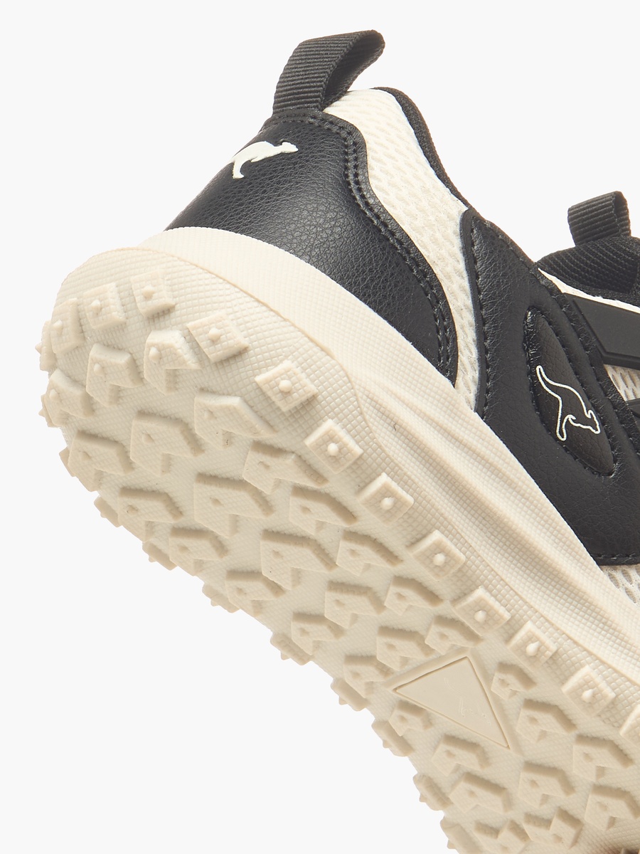 Rotating Buckle Sports Shoes
