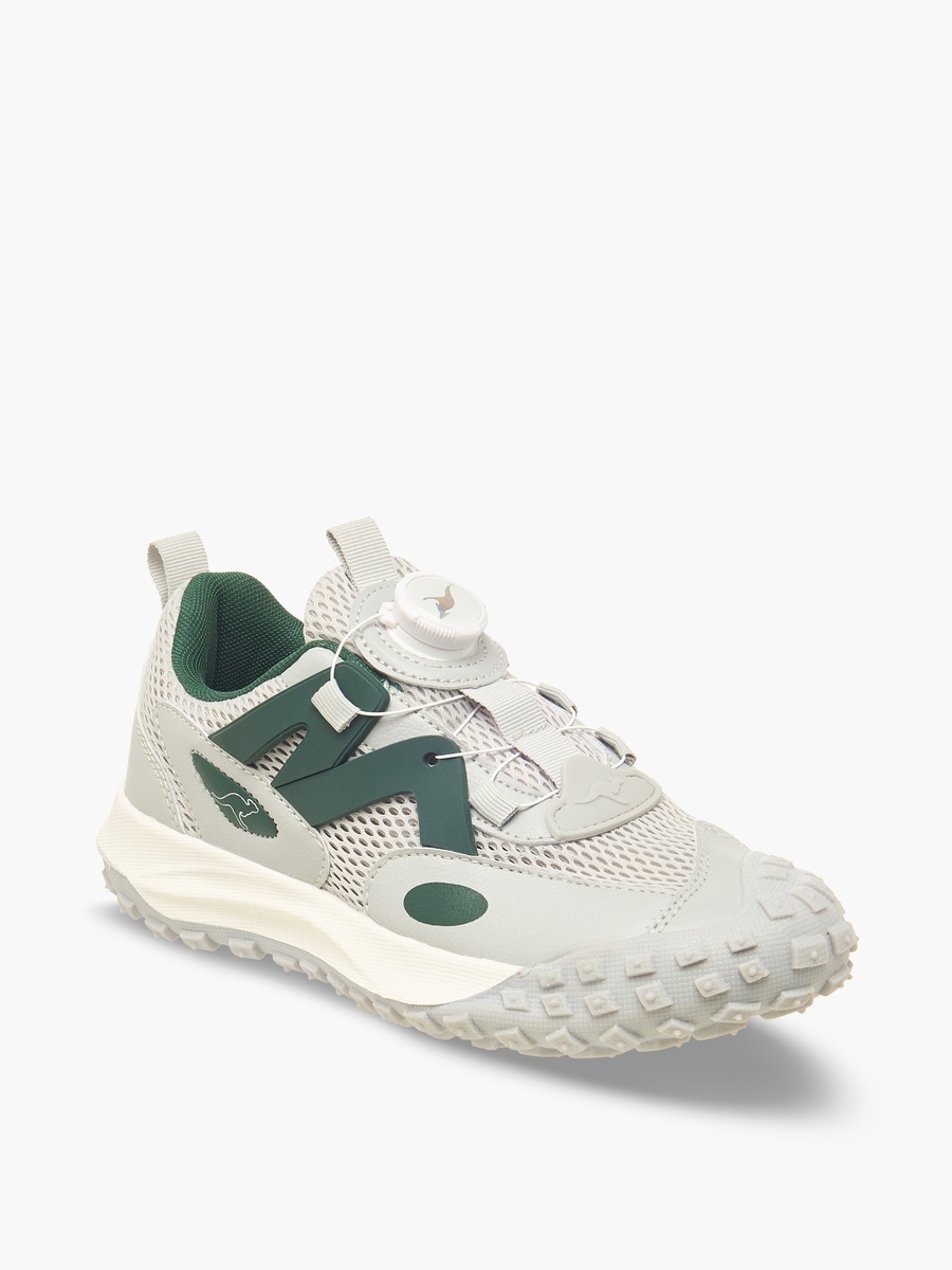 Rotating Buckle Sports Shoes