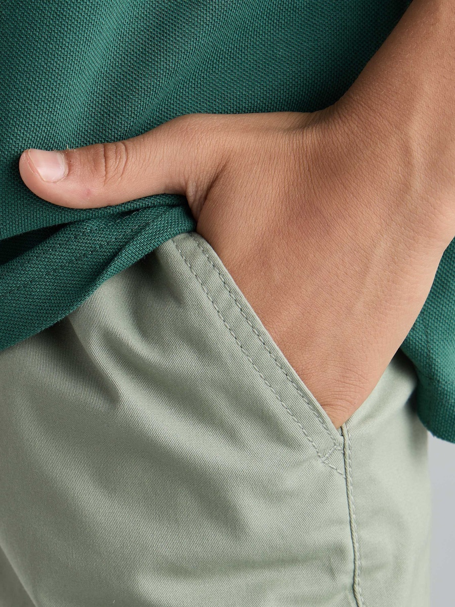 شورت سادة سهل الارتداء برباط إغلاق