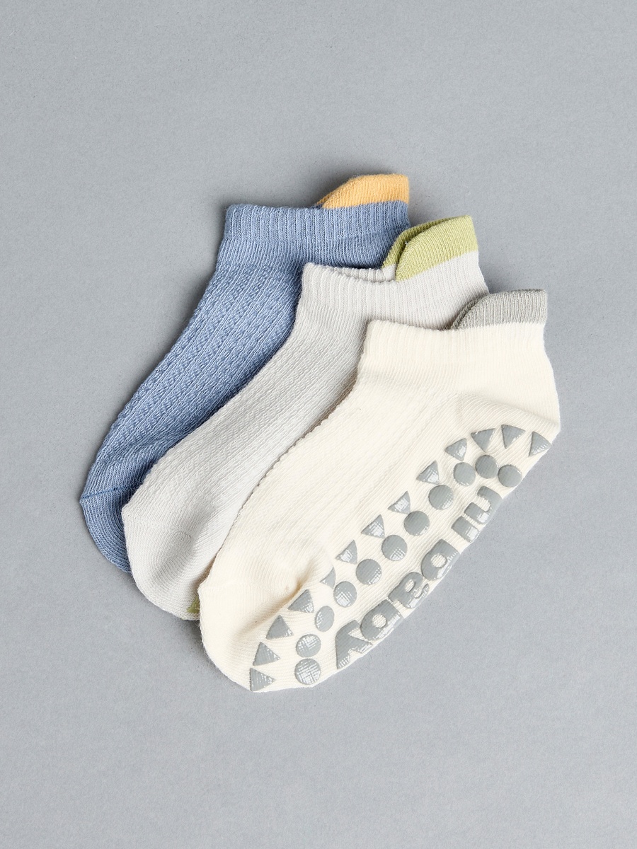 Pack of 3 - Textured Antiskid Calf Length Socks