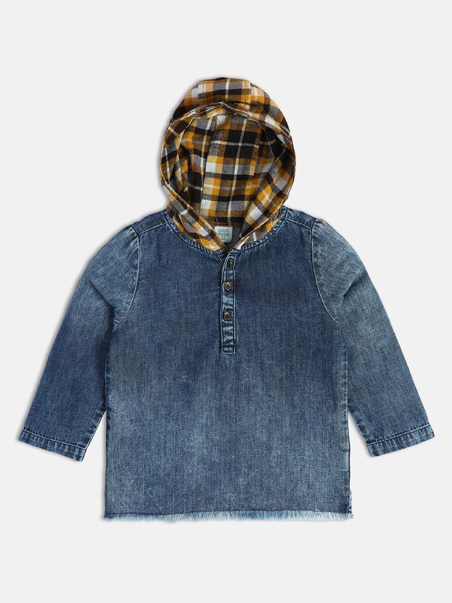 بلوفر بمظهر دنيم وغطاء رأس بمربعات للأولاد