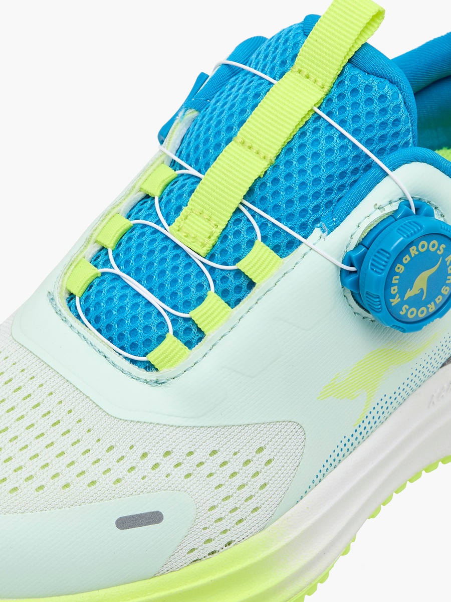 Rotating Buckle Sports Shoes