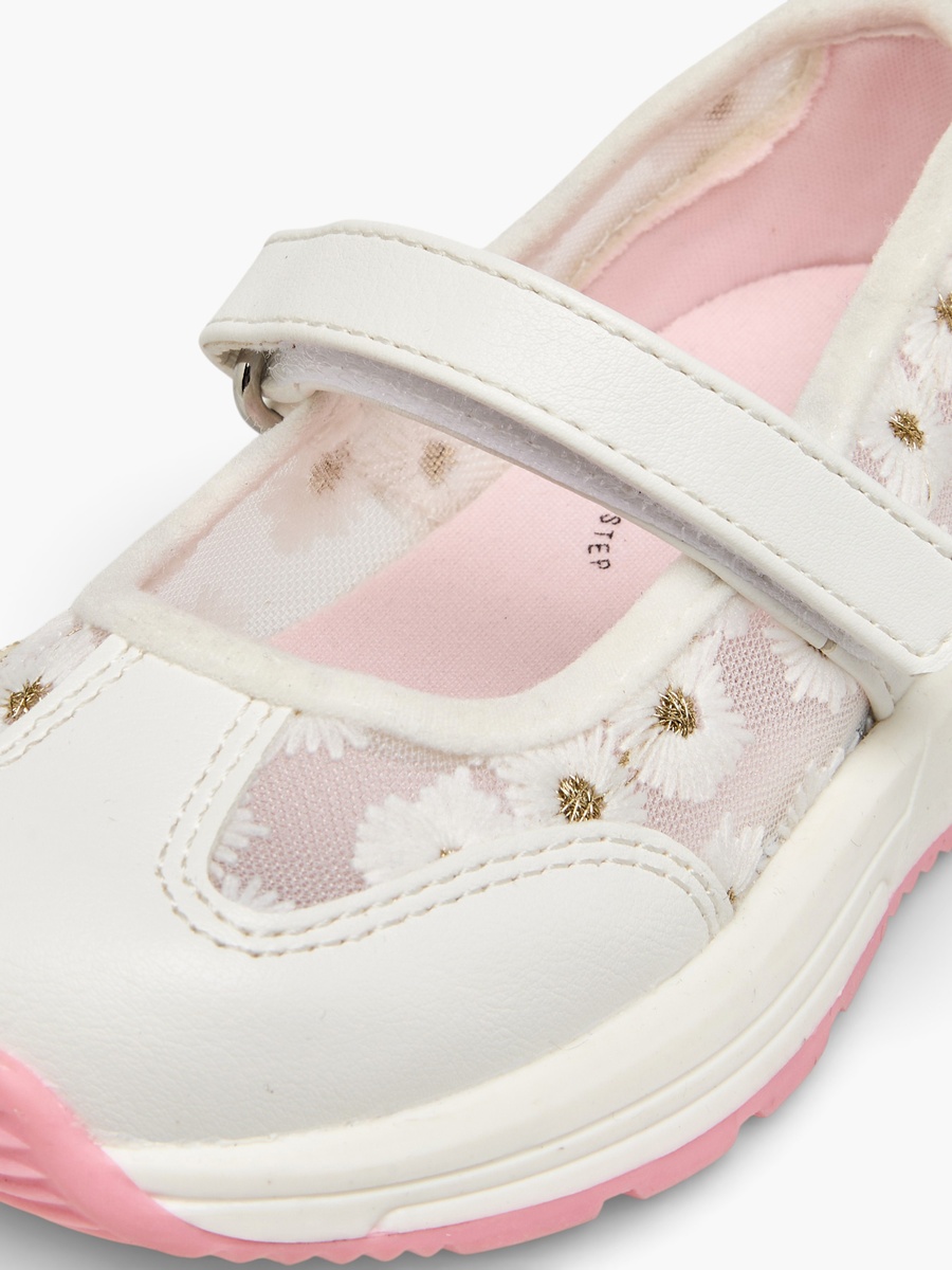 Floral Embroidered Mary Jane Shoes
