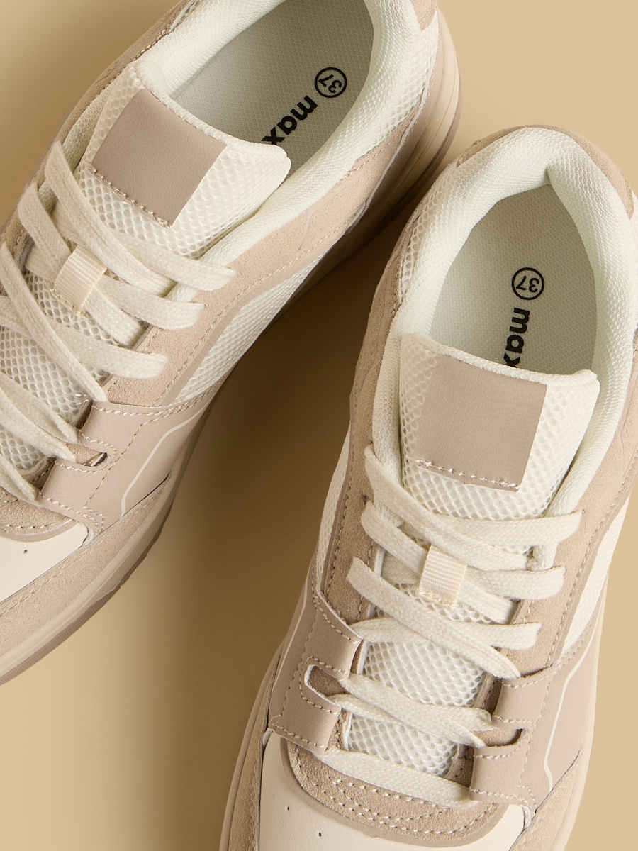Colourblock Lace-Up Sports Shoes
