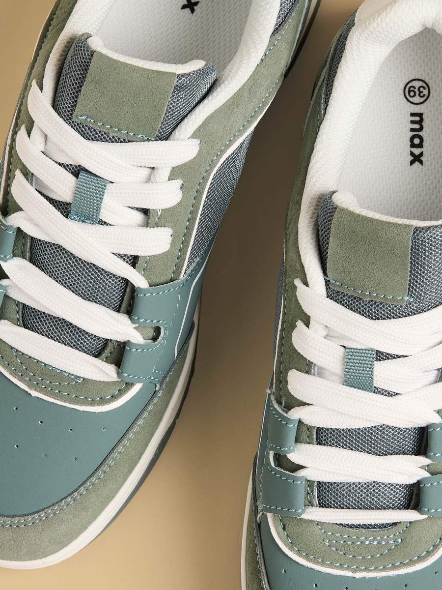 Colourblock Lace-Up Sports Shoes