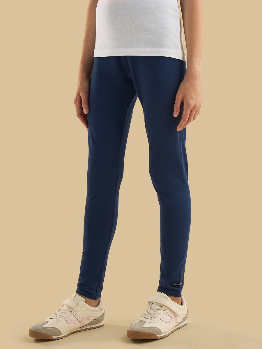 بنطلون ليقنز بزخارف شعار