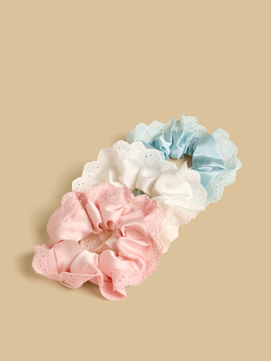 Pack of 3 - Schiffli Textured Scrunchie