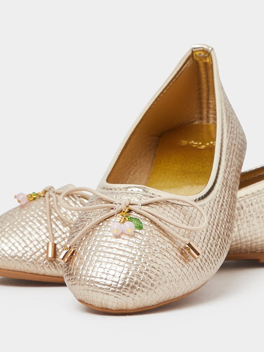Girls Textured Slip-On Ballerinas