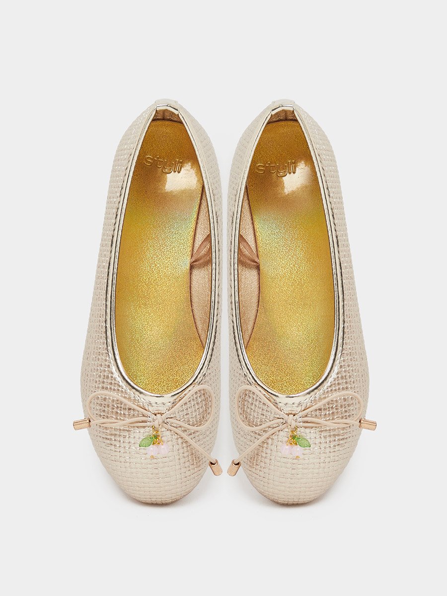 Girls Textured Slip-On Ballerinas