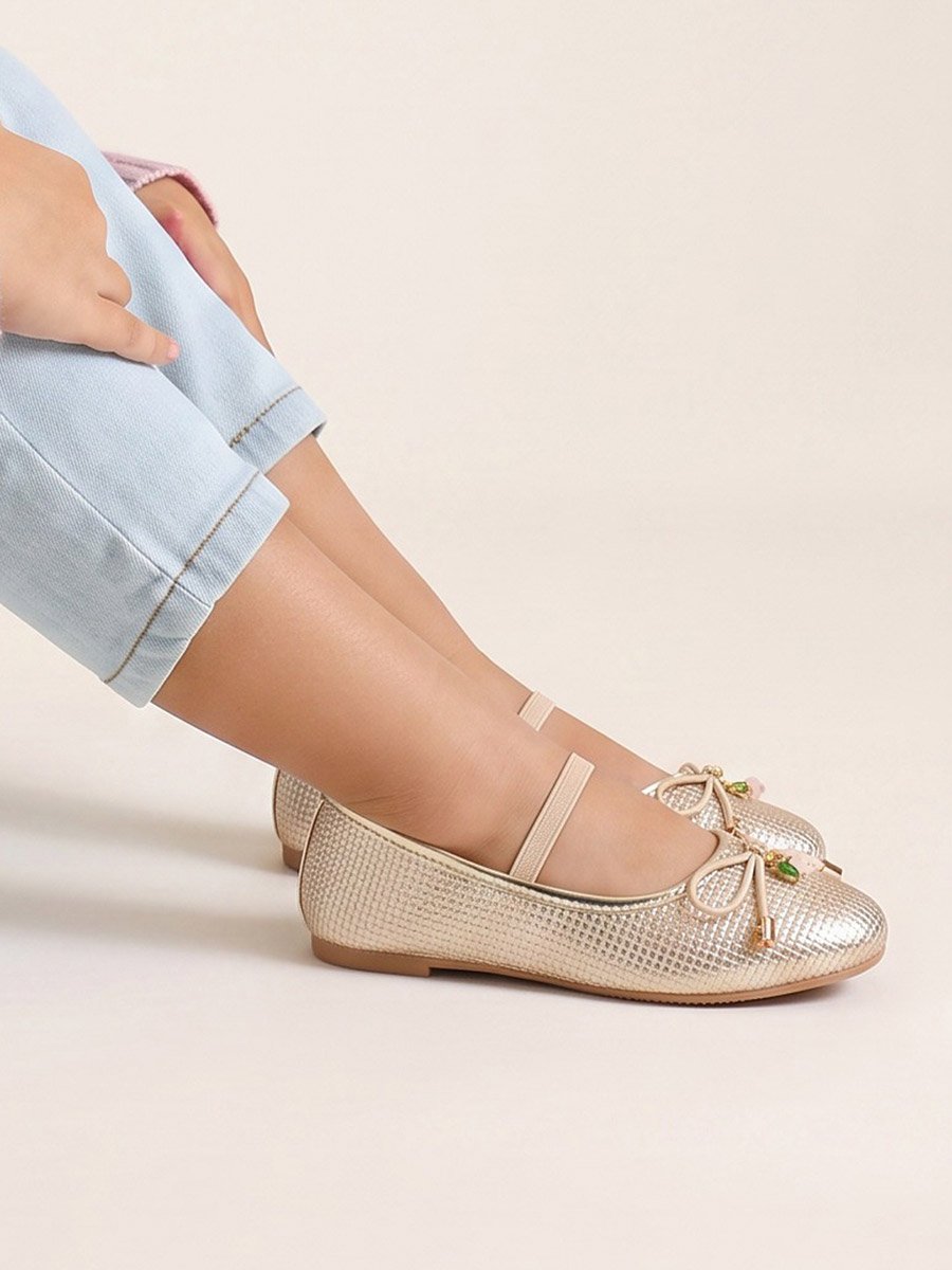 Girls Textured Slip-On Ballerinas