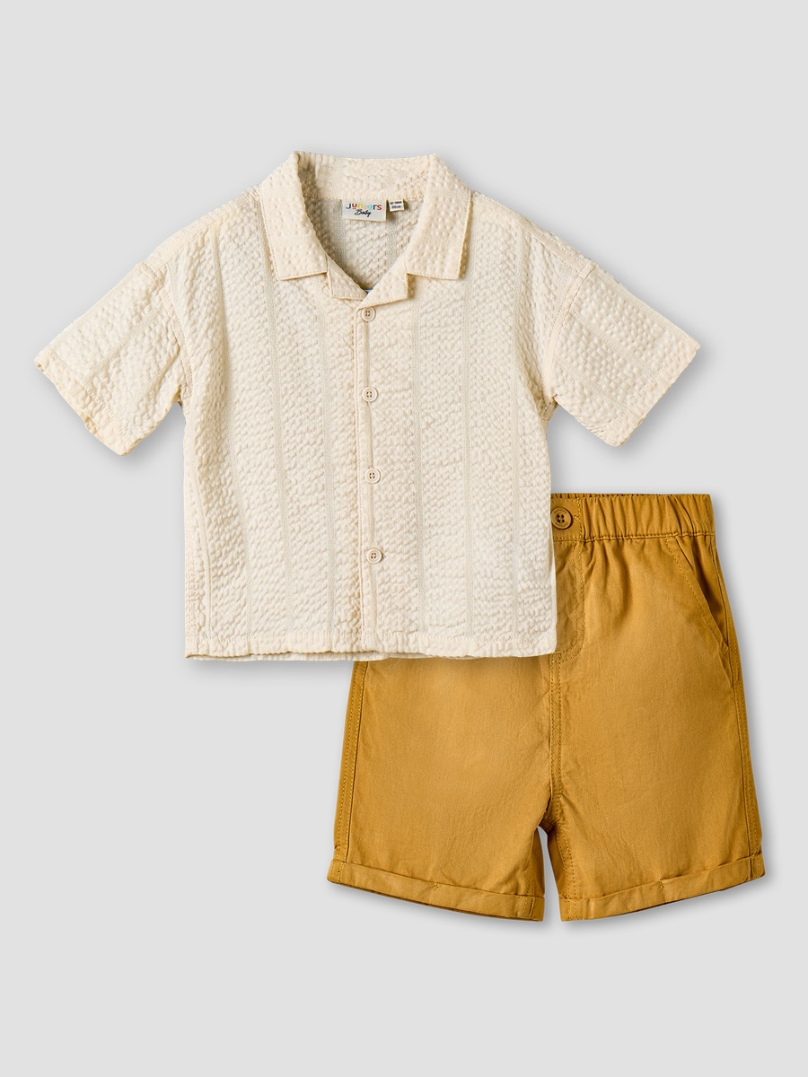 Camp Collar Short Sleeves Shirt and Shorts Set with Textured Design