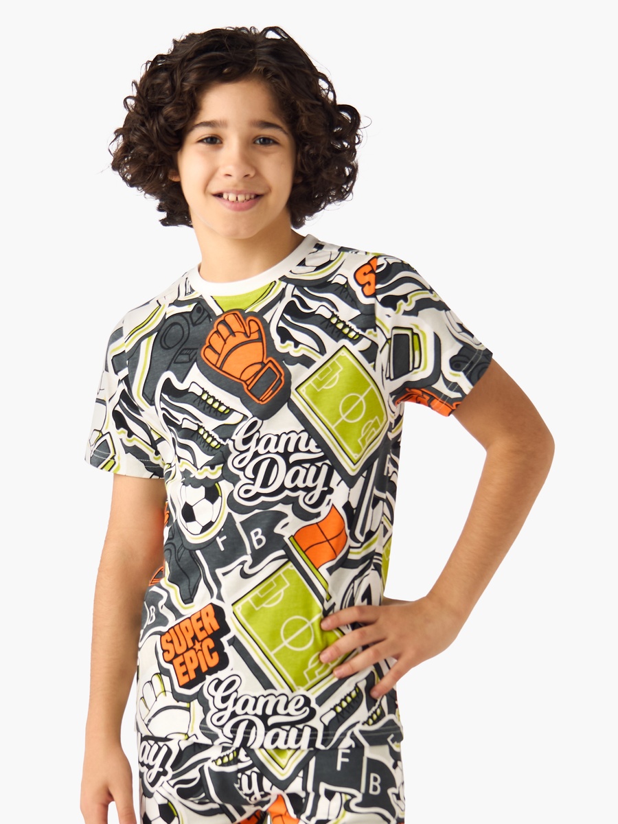 Set of 3 Crew Neck Short Sleeve T-Shirt and Shorts Set with Gaming Print